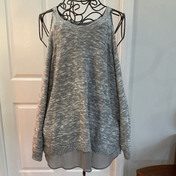 TORRID COLD SHOULDER SWEATER PLUS SIZE 2 - Picture 11 of 11